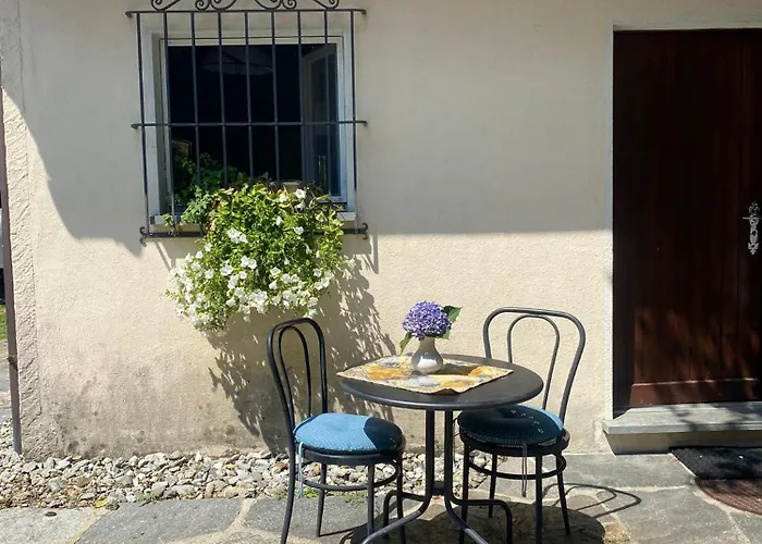 Mini Haus Mit Pergola -nl-00000196 * Tenero-Contra